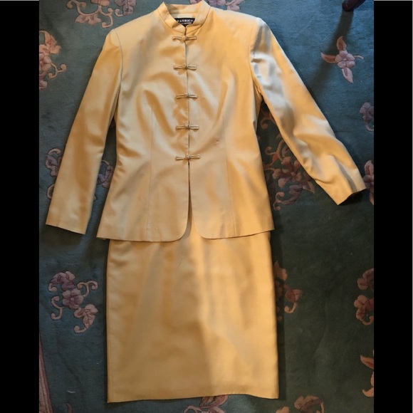 Two-piece 100% Pure Yellow Silk Suit - Picture 1 of 9